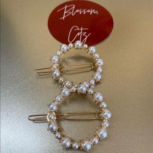 Pearl Circle Hair Clips
